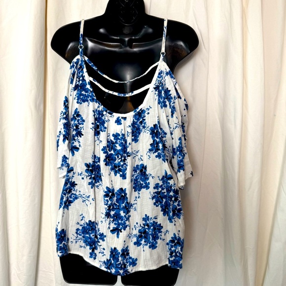 Torrid Women's Sz 1 (Equiv=14/16 or 1x)Top Wht/Blue Floral Peekaboo Shoulder EUC - Picture 4 of 5